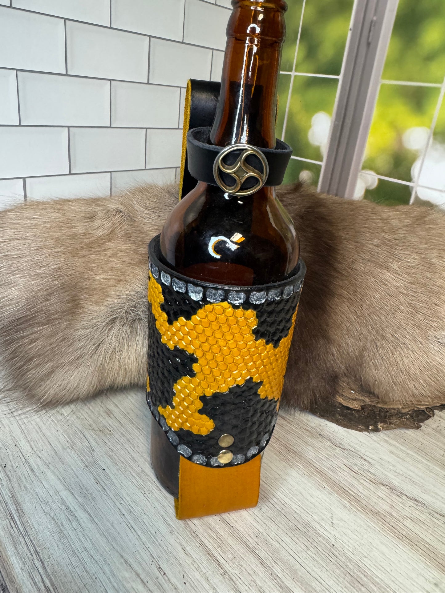 Bee Hive Mead Holder