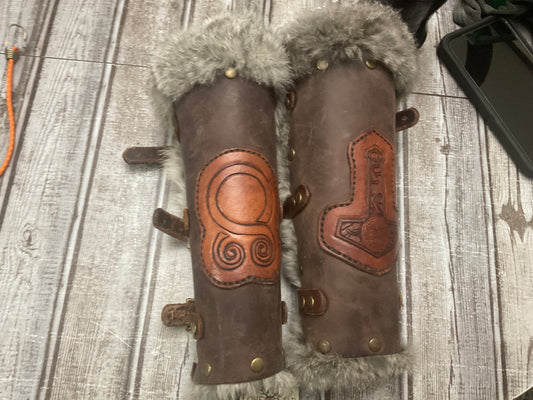 Bracers Mjlonir  and trolls knot