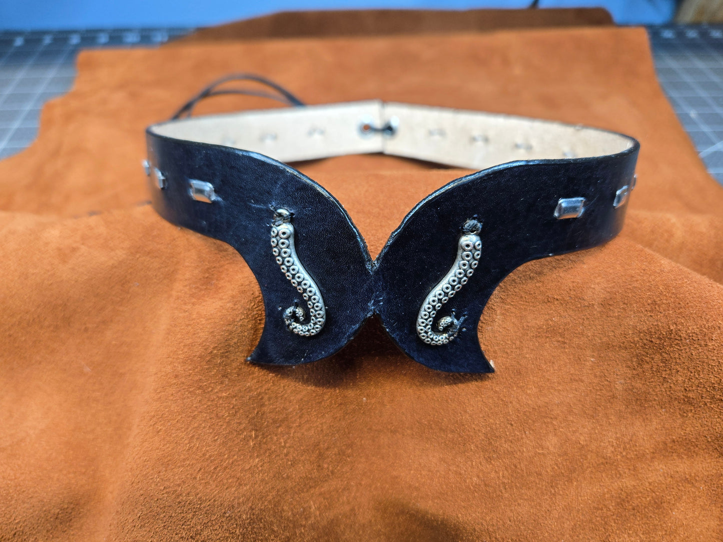 Circlets w/pendent and studs